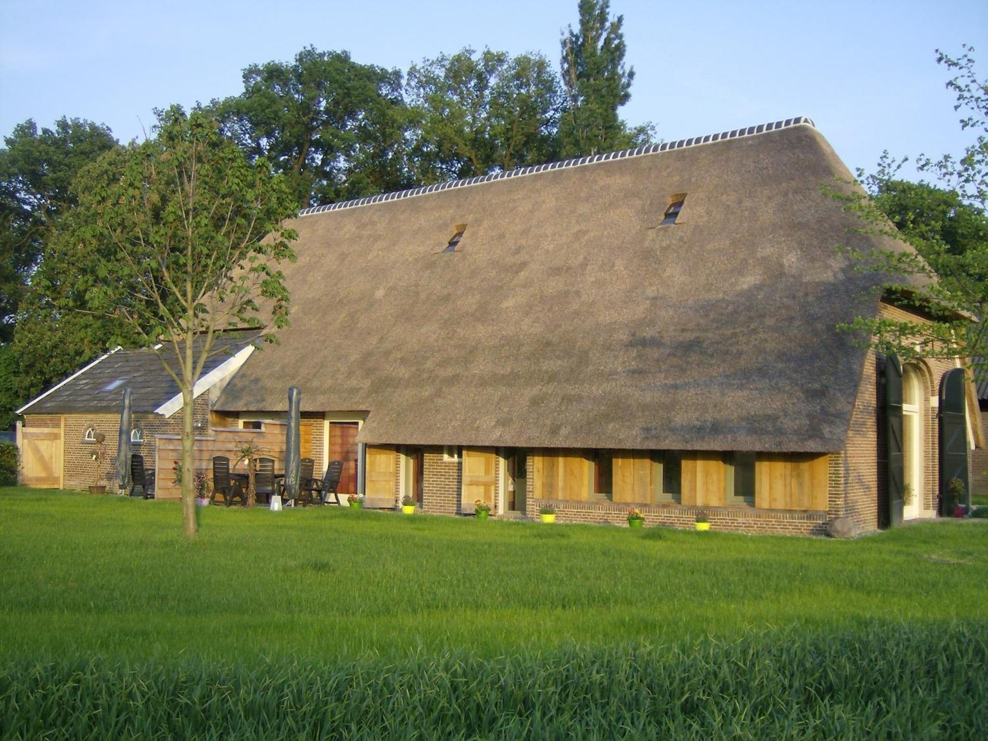 Staying In A Thatched Barn With Box Bed Beautiful View Region Achterhoek Geesteren  Exterior foto
